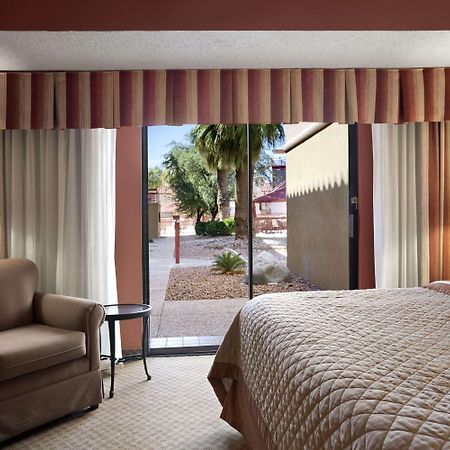Wyndham El Paso Airport And Water Park Exterior foto