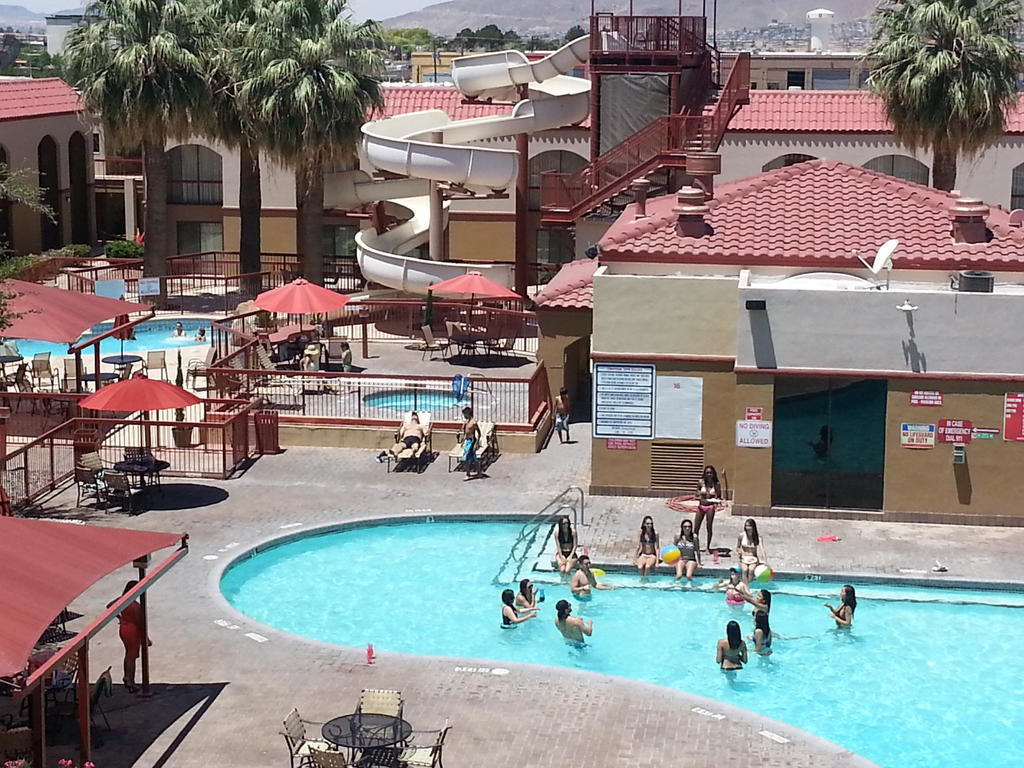 Wyndham El Paso Airport And Water Park Exterior foto