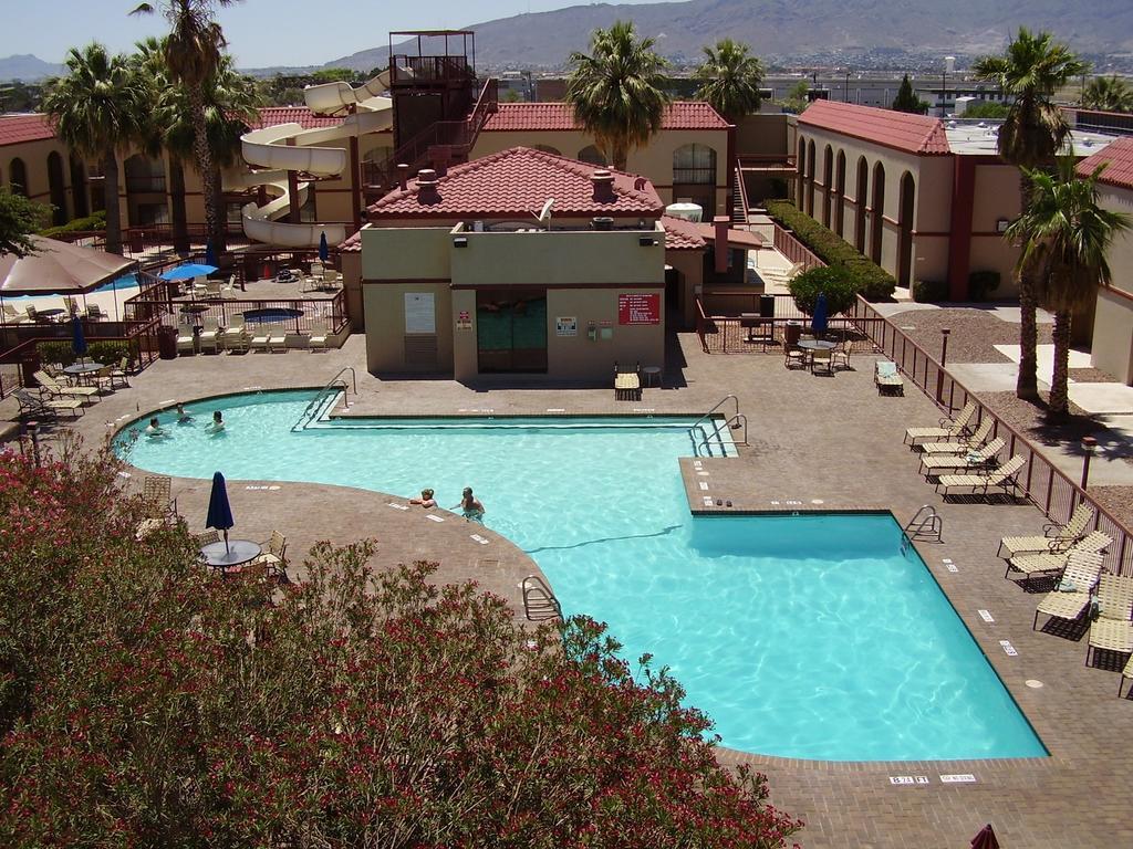 Wyndham El Paso Airport And Water Park Exterior foto